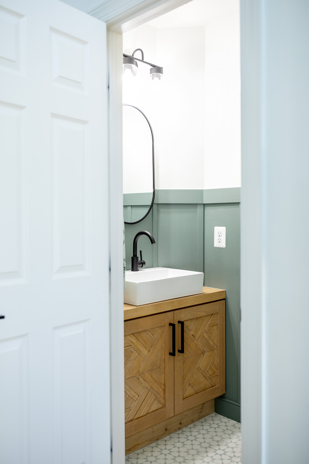 DIY Small Half Bathroom Makeover » Megan Leigh Acosta